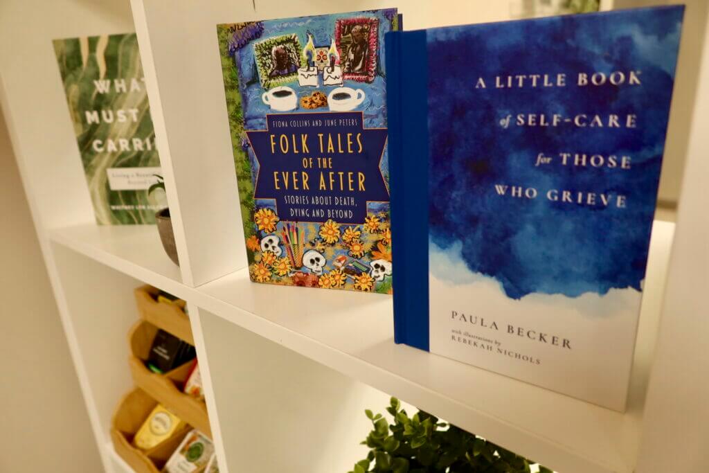 2025 11 03 27 Ottawa JHoth LR Centre du deuil-00011